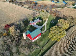 1525 Kaare Rd, Cambridge, WI 53523