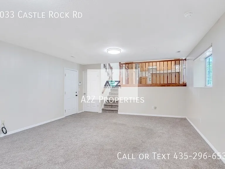 1033 E Castle Rock Rd — Photo 16