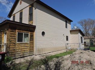 208 S 5th St, Henderson, MN 56044