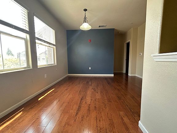 2nd image of 5409 Tares Cir