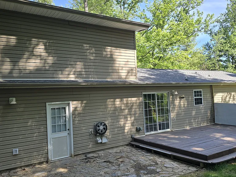 96 Locust Ct — Photo 3