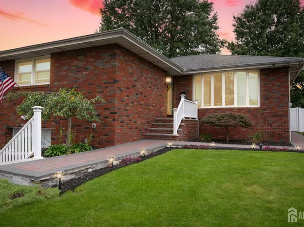 29 Cornell St, Avenel, NJ 07001