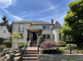 3255 W Viewmont Way W, Seattle, WA 98199
