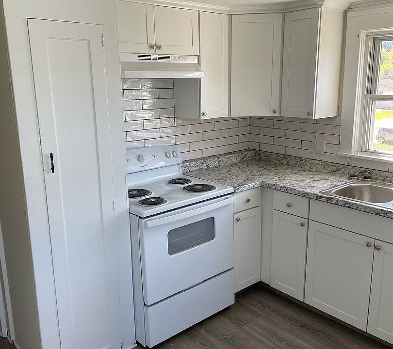 New Stove and backsplash