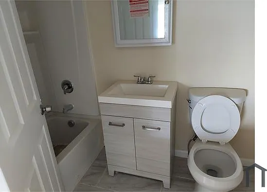 1 bed, 450 sqft, $1,100 — Photo 4