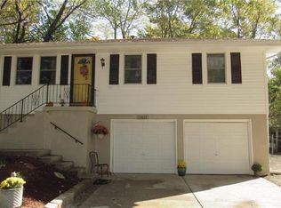 3833 NE Drexel Rd, Kansas City, MO 64117