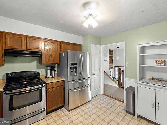 4th image of 111 Asbury Rd