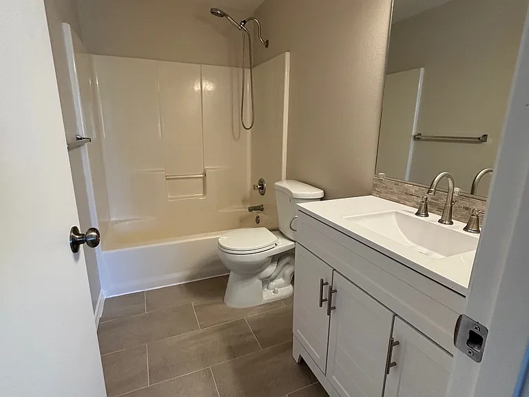 57 SW 206th Ave — Photo 21