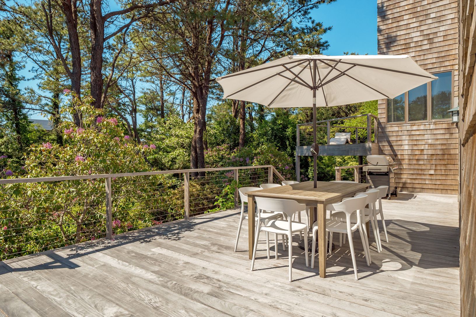  Outdoor Dining and Large Weber Grill