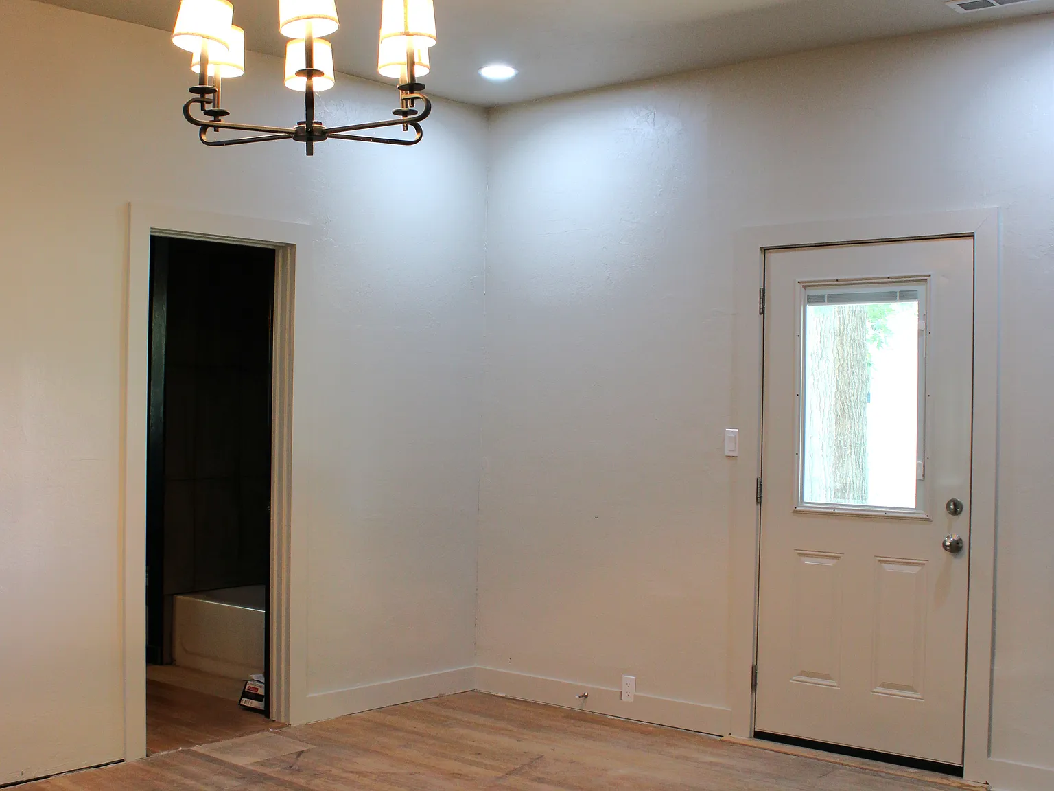 1 bed, 1000 sqft, $1,100 — Photo 2
