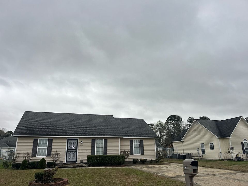 1st image of 417 Sanders Dr