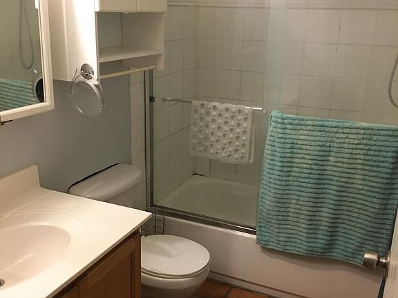 5th image of 1056 N 84th Pl