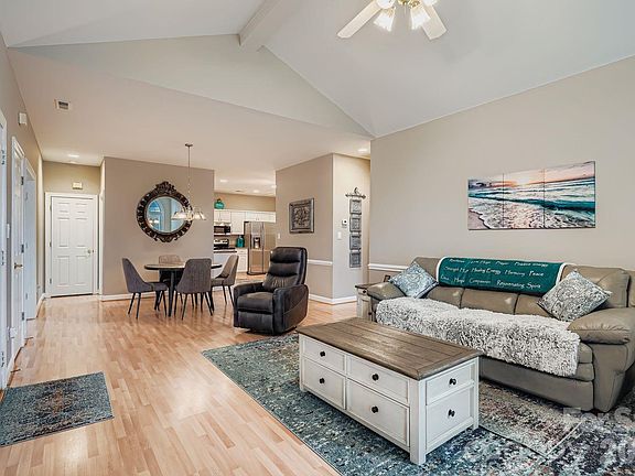 5th image of 8406 Highland Glen Dr