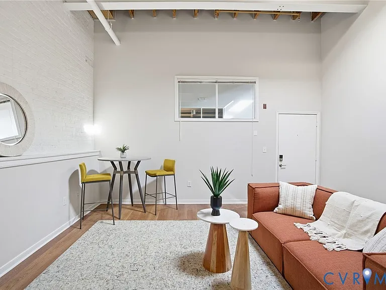 1716 Summit Ave #14 — Photo 5