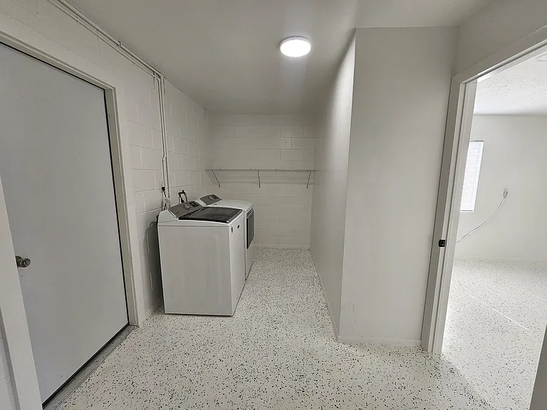 Crandal Ct — Photo 11