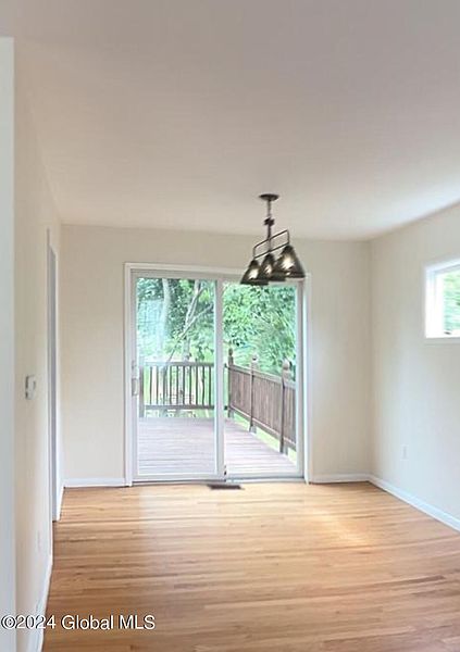 5th image of 12 Roslyn Drive