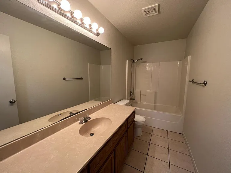 601B Bermuda — Photo 15