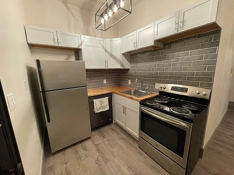 632 W Historic Mitchell St — Photo 6