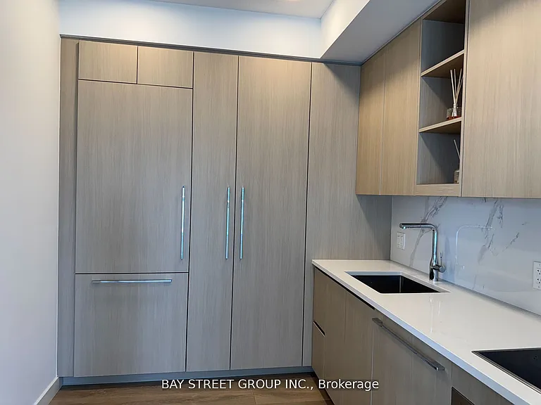 27 McMahon Dr #1512 — Photo 13