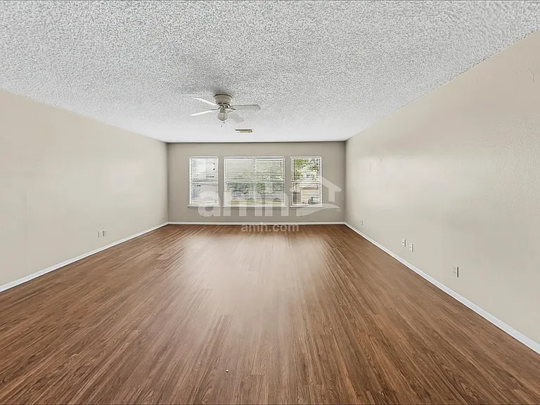8010 Manderly Pl — Photo 10