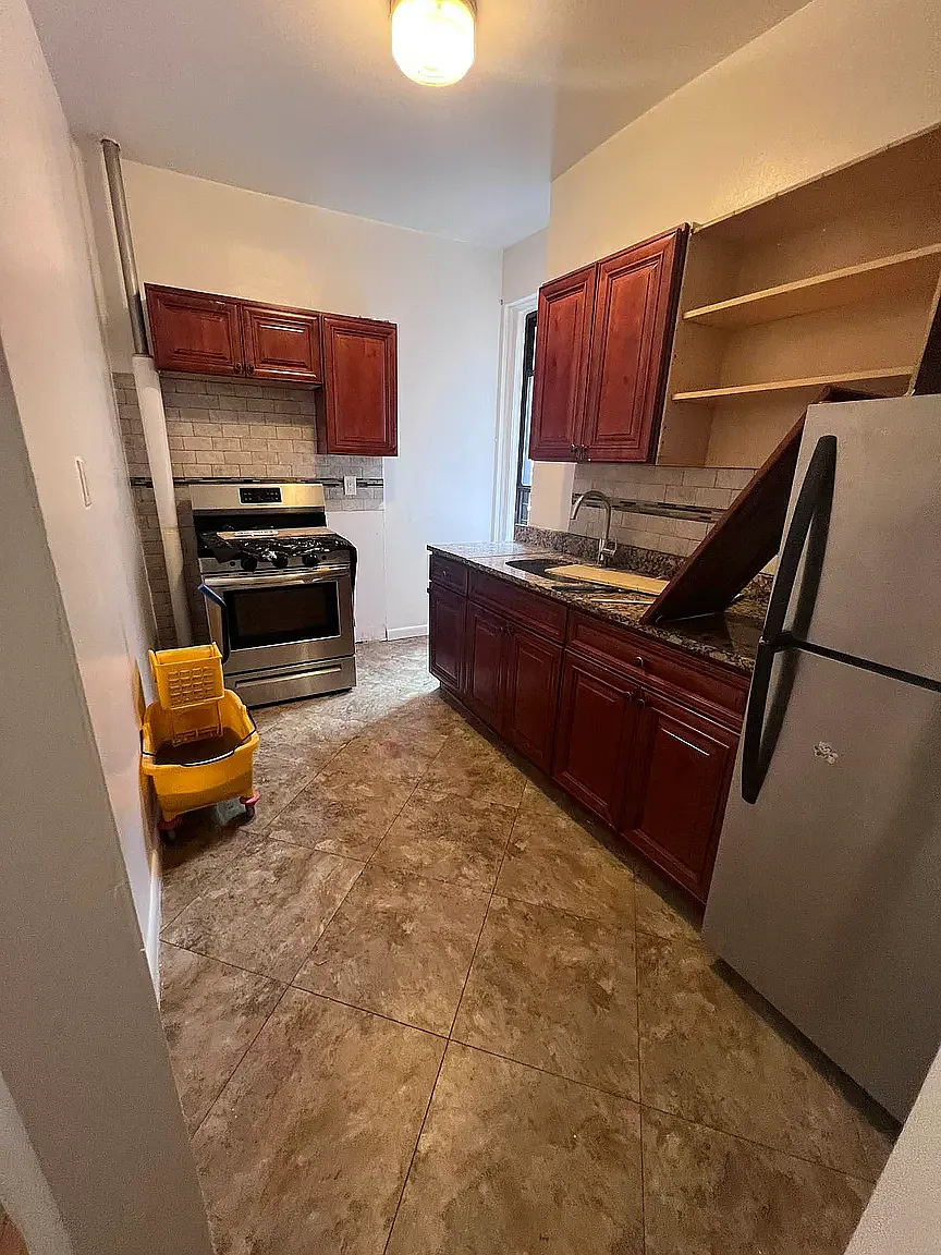2463 Valentine Avenue — Photo 2