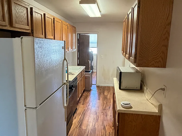 311 E Erie St #2 — Photo 7