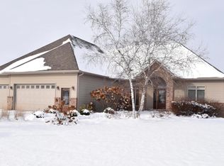 N6393 Tradewinds Cir, Beaver Dam, WI 53916