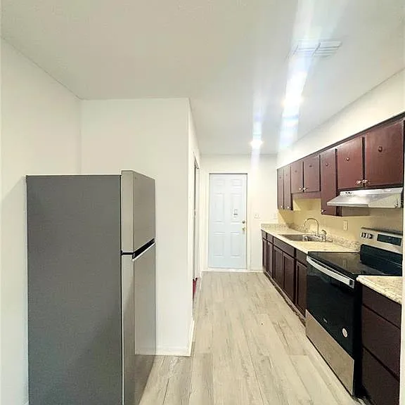 468 Oregon Ave — Photo 4