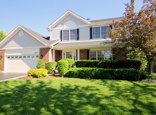 302 Sutcliffe Cir, Vernon Hills, IL