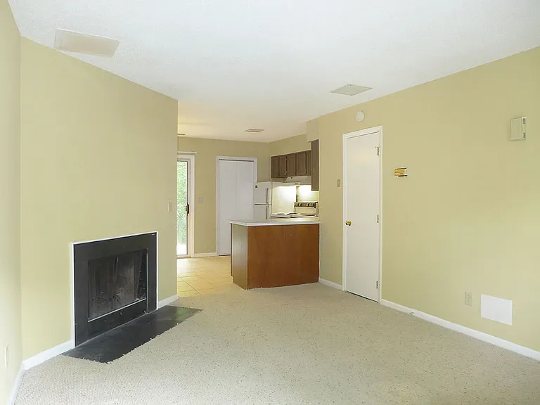 138 Marlowe Ct — Photo 5