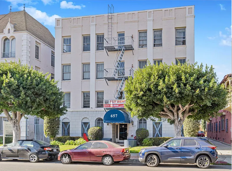 657 Cochran — Photo 1