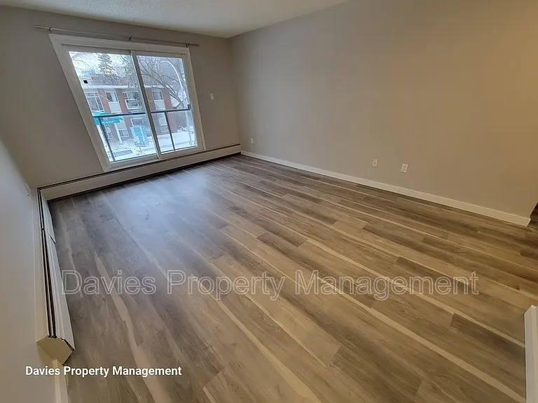 10326 117th St NW #302 — Photo 10