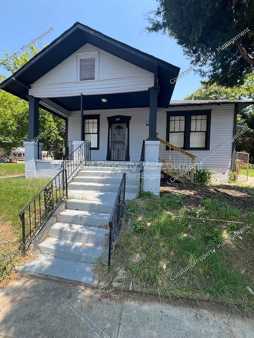 3 bed, 2.0 bath, 1324 sqft, $900 — Photo 1