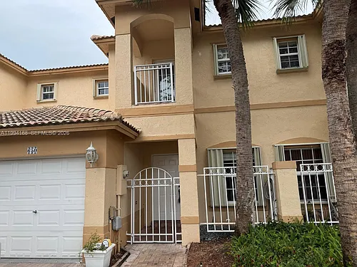 650 NW 170th Ter #650 Photo 1
