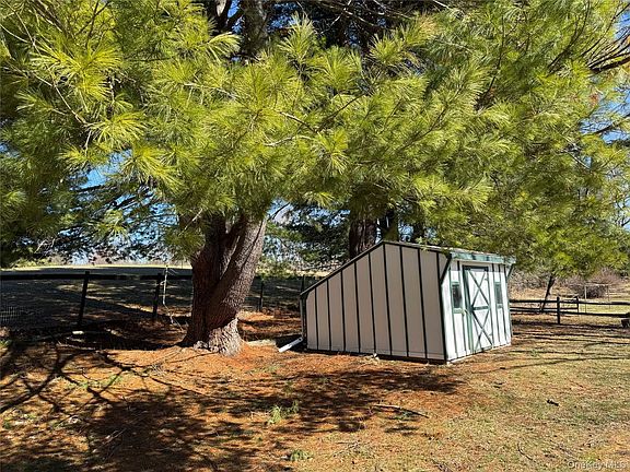 5th image of 793 Fiddlers Bridge Rd