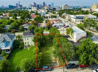 313 E Locust St, San Antonio, TX 78212