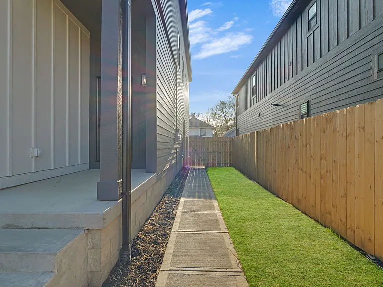 1025 Churchman Ave — Photo 64