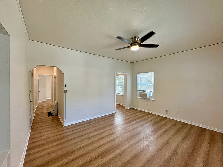 121 N La Peer Dr #2 — Photo 11