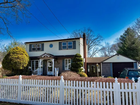 1467 1st Street, West Babylon, NY 11704