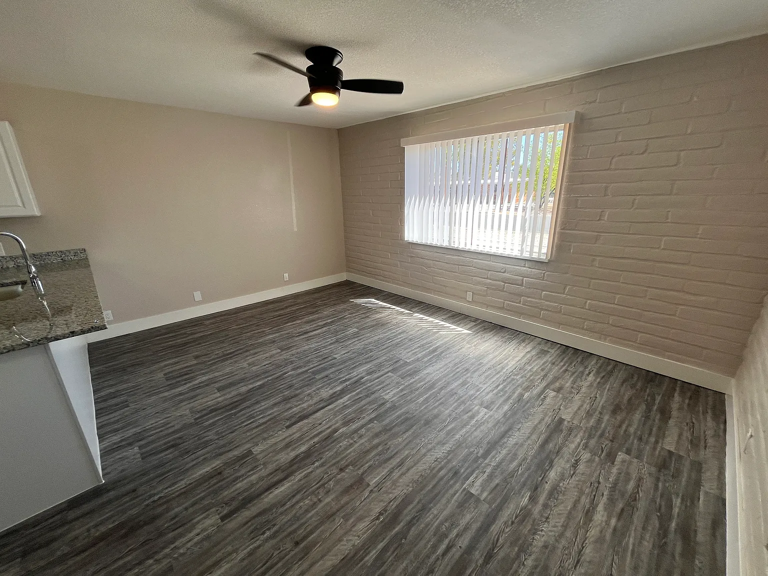 1 bed, 700 sqft, $999 — Photo 4