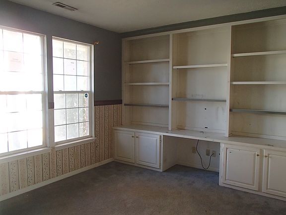 Additional Living Room