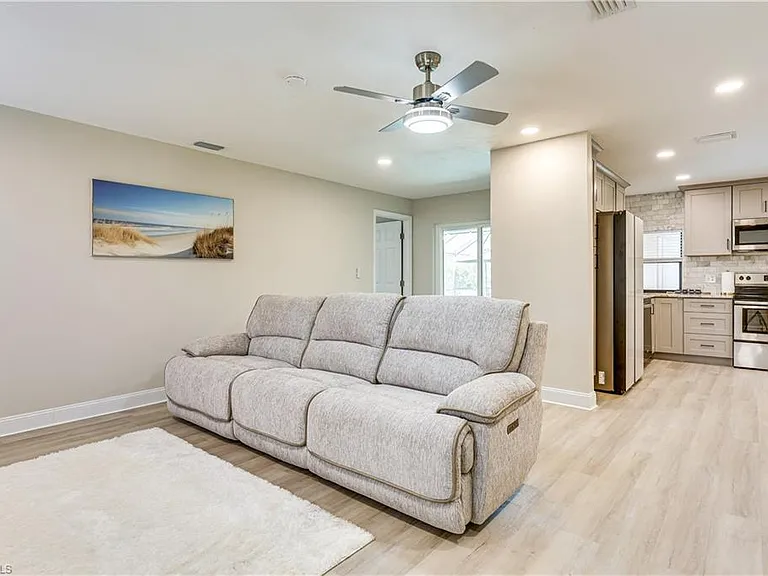 6030 Perthshire Ln — Photo 14
