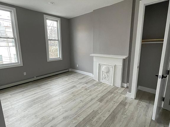 4th image of 400 Baldwin Ave #1R-1L