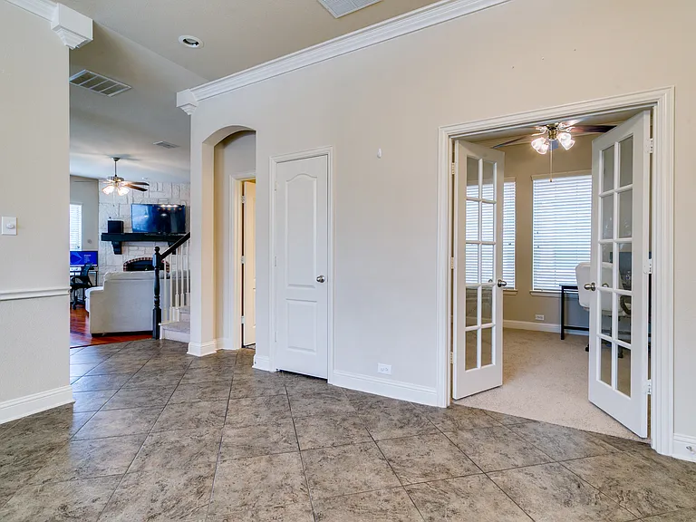 3116 Hereford Dr — Photo 6