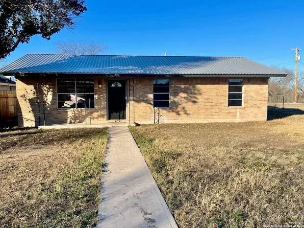 456 Melody, Uvalde, TX 78801
