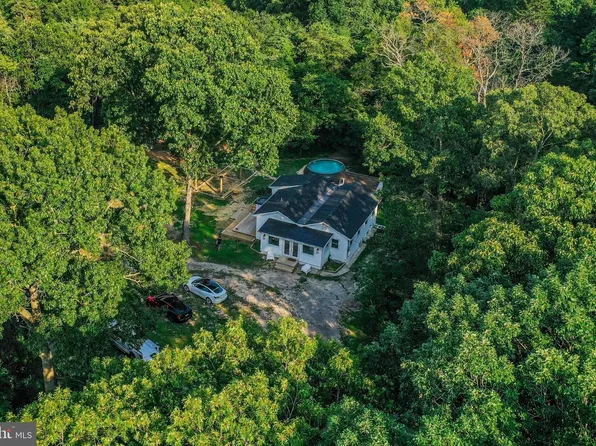 572 Zoe Rd, Sicklerville, NJ 08081