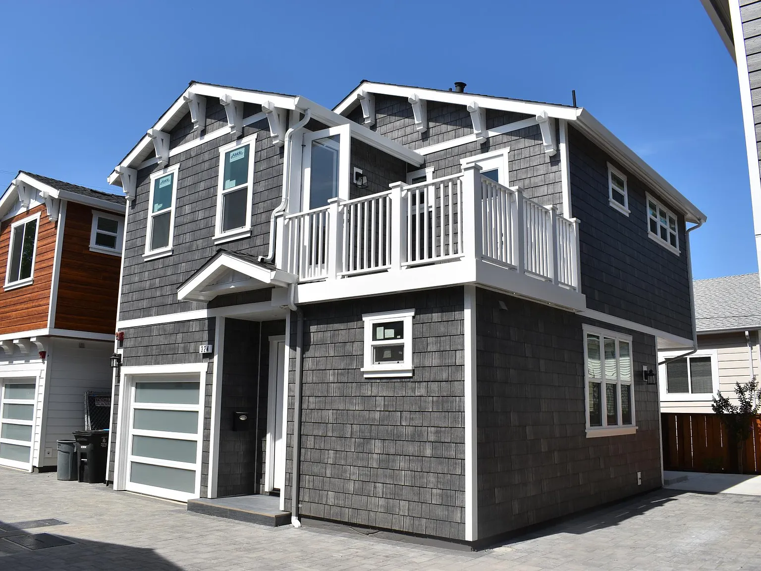 2 bed, 2.5 bath, 1400 sqft, $5,900 — Photo 2