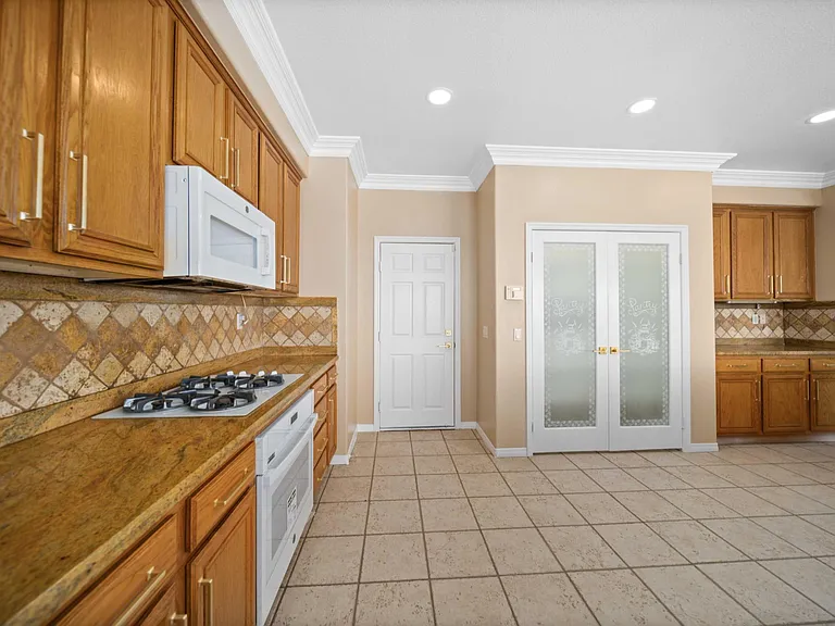 3121 Club Rancho Dr — Photo 18