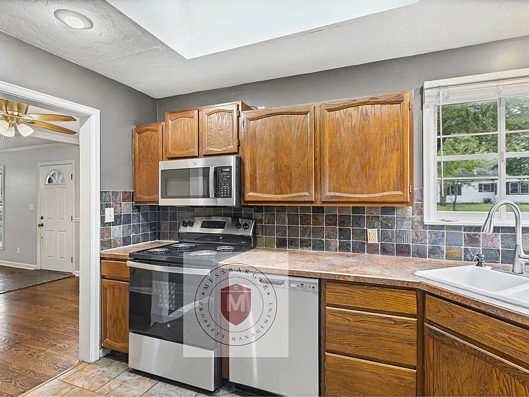 5135 Ash St — Photo 10