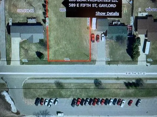 589 E 5th St, Gaylord, MI 49735